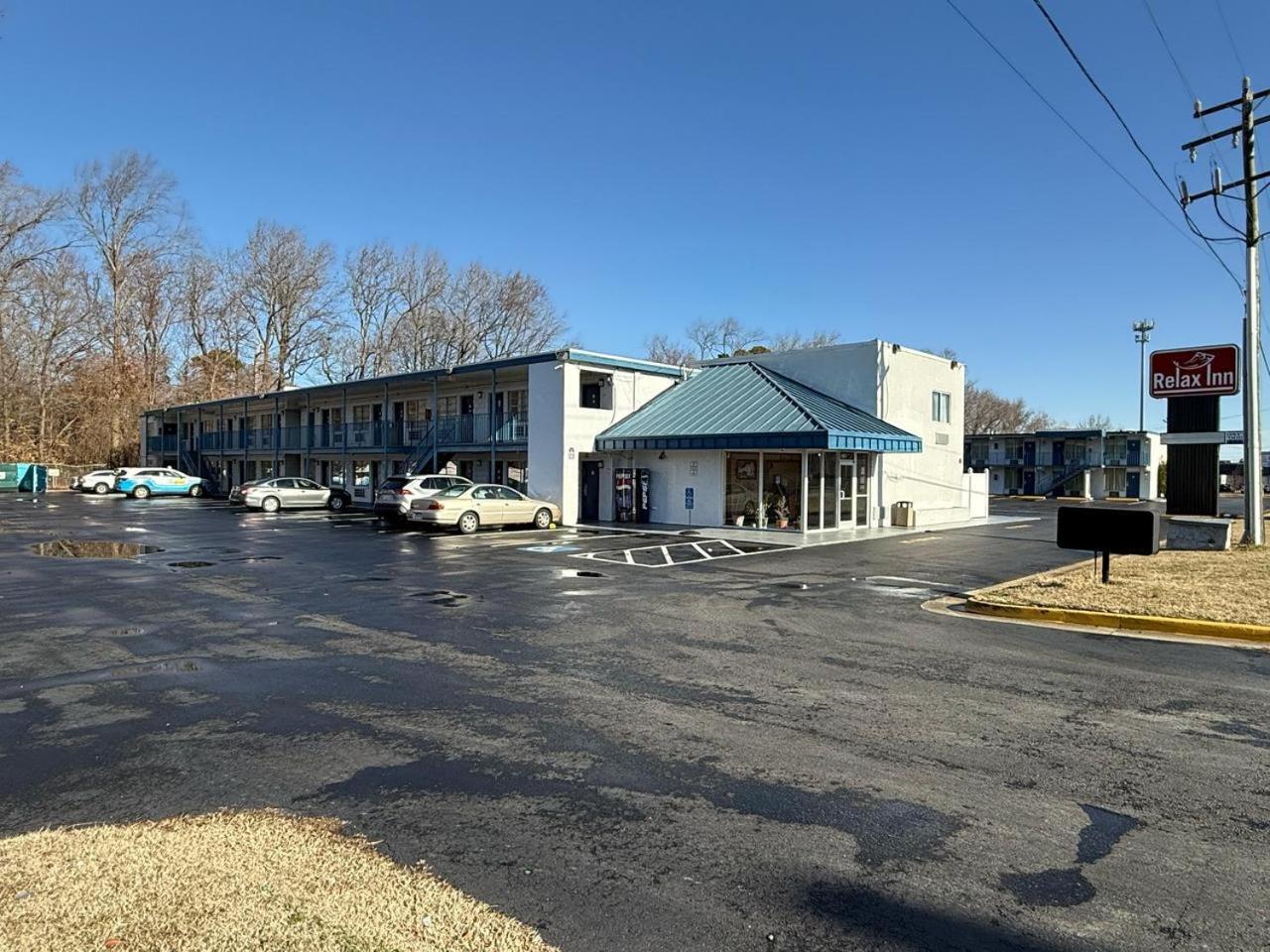 Relax Inn Hampton Exterior photo