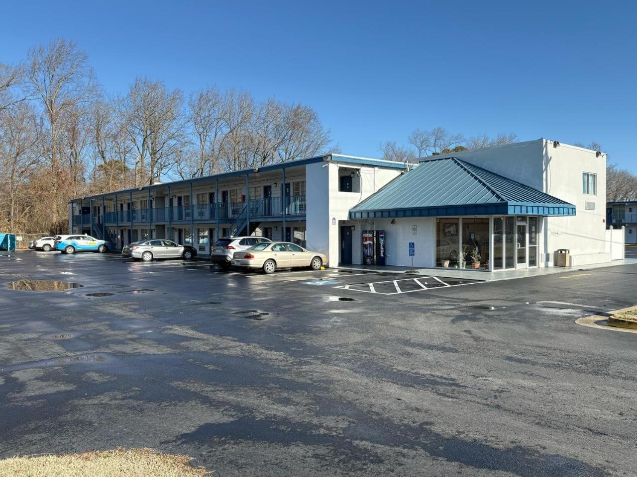 Relax Inn Hampton Exterior photo