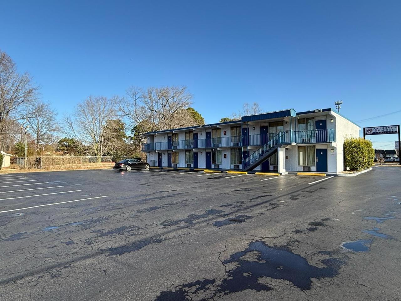 Relax Inn Hampton Exterior photo